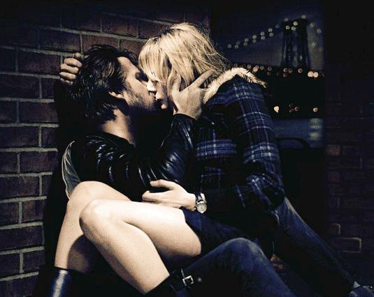 michelle-williams-kisses-ryan-gosling-2032297