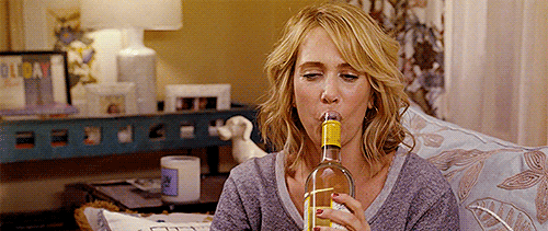 kristen-wiig-bridesmaids-drinking-6678819