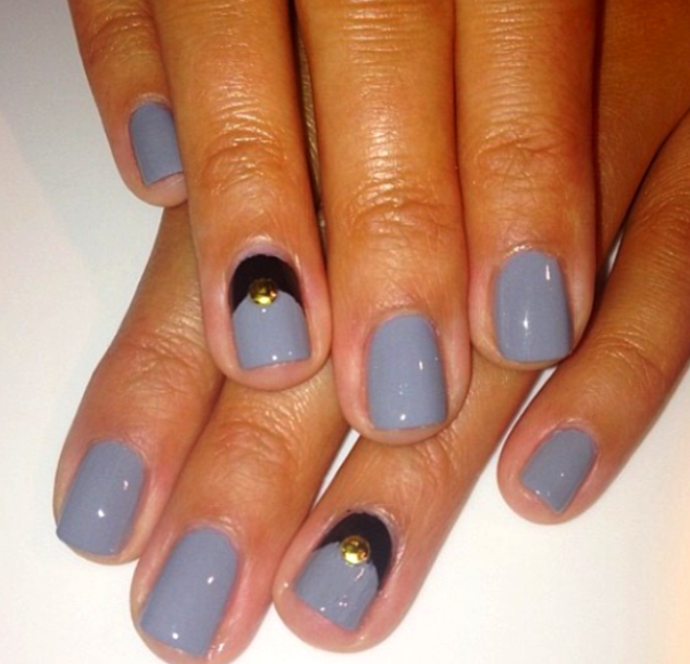 gray-mani-myka1-4019180