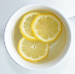 warm-water-and-lemon_mgauqh-2207532