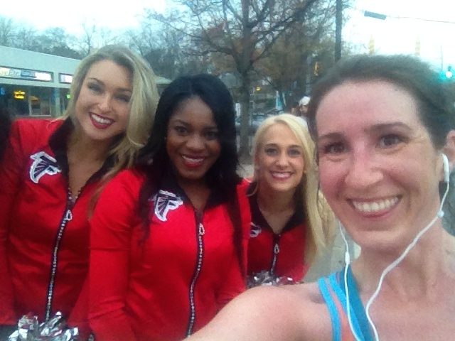 falcons-cheerleaders-selfie-6482293