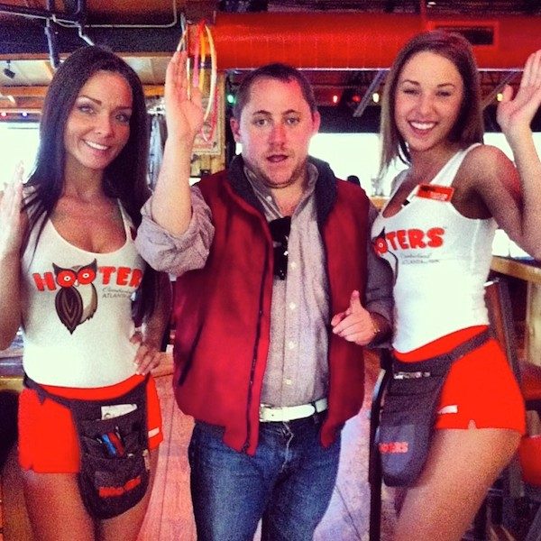 jay-hooters-5569874